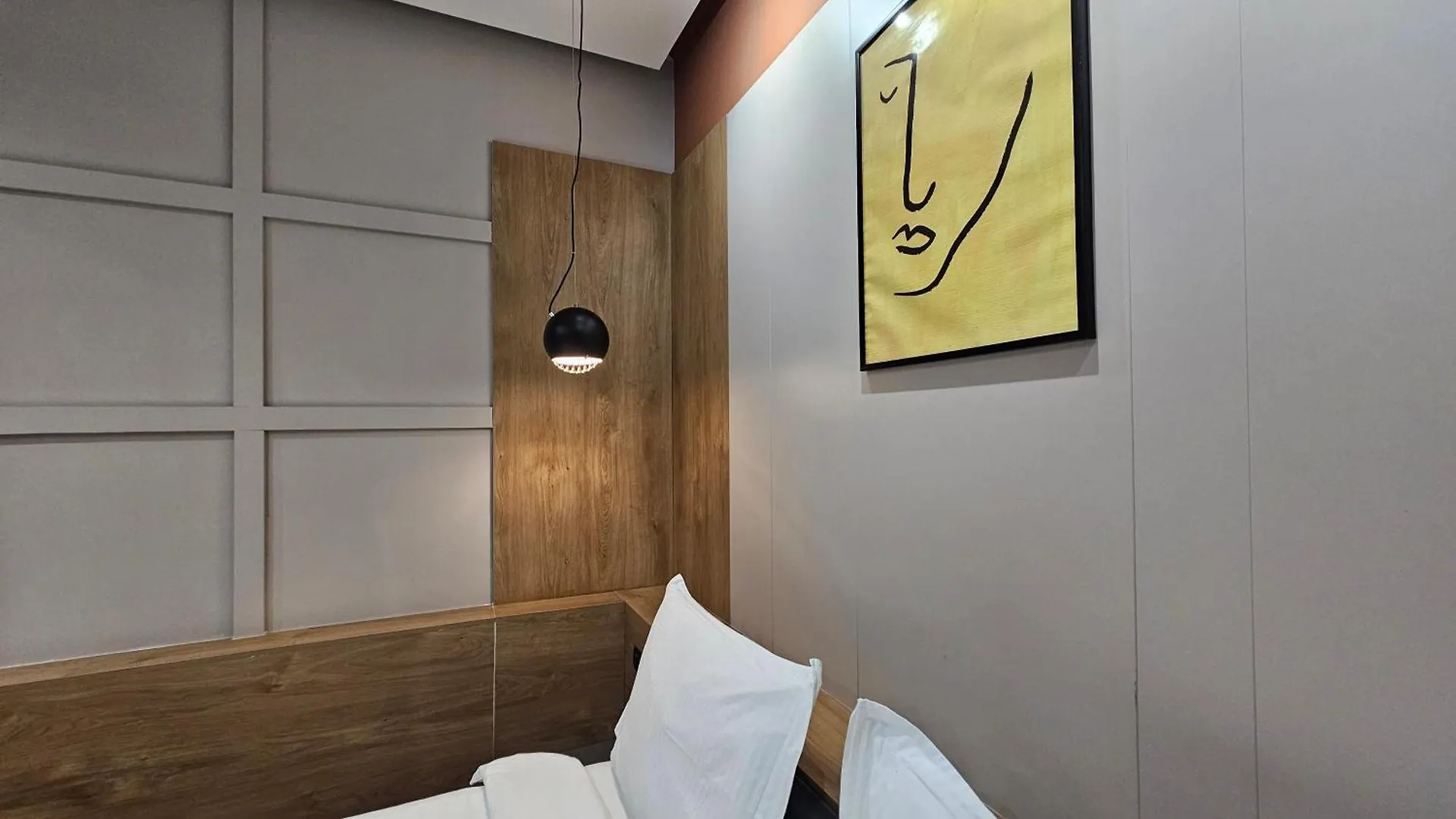 Tam Serviced Studio Apartments Next To Blloku Tirana