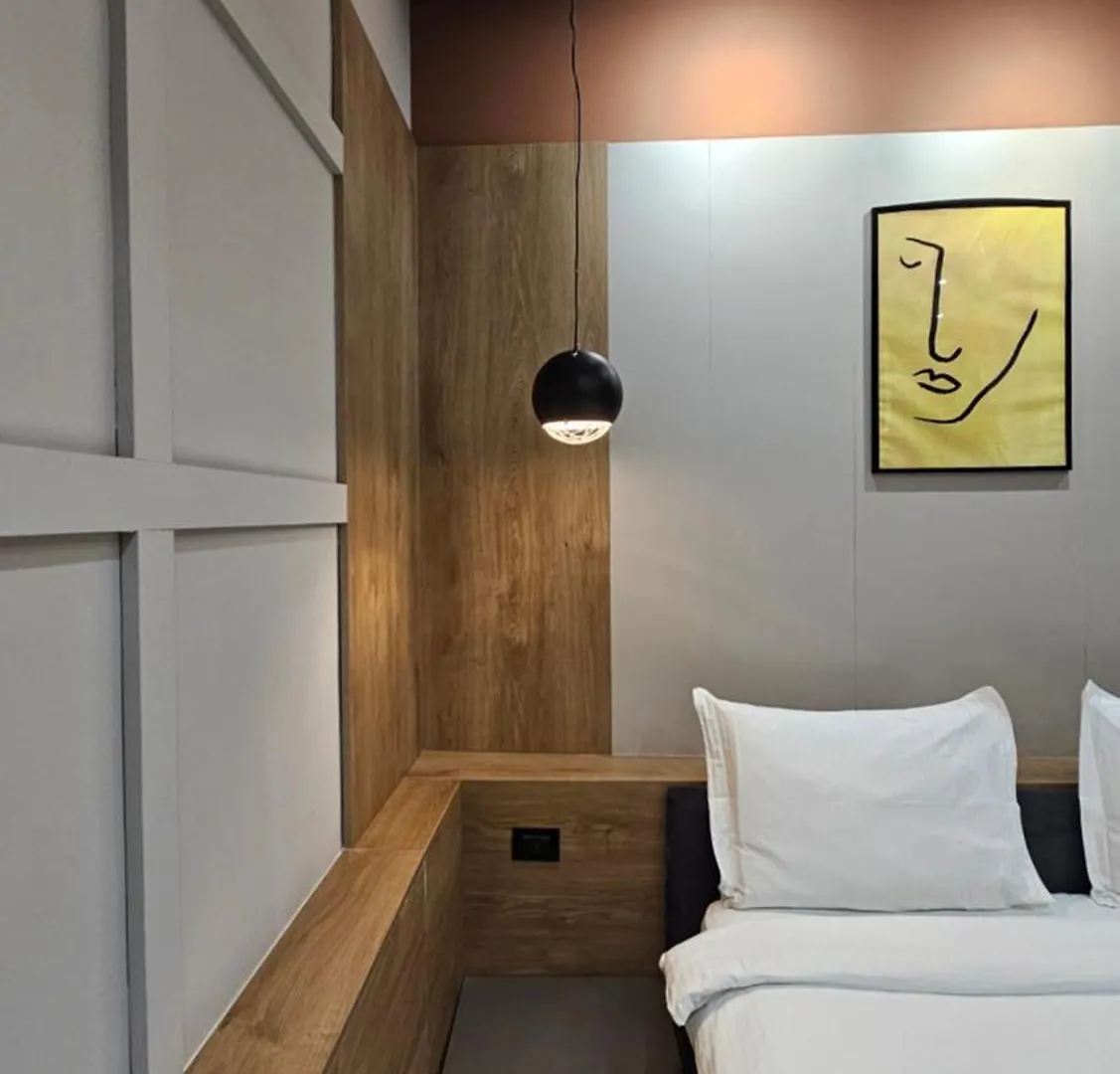 Tam Serviced Studio Apartments Next To Blloku Tirana 0*,