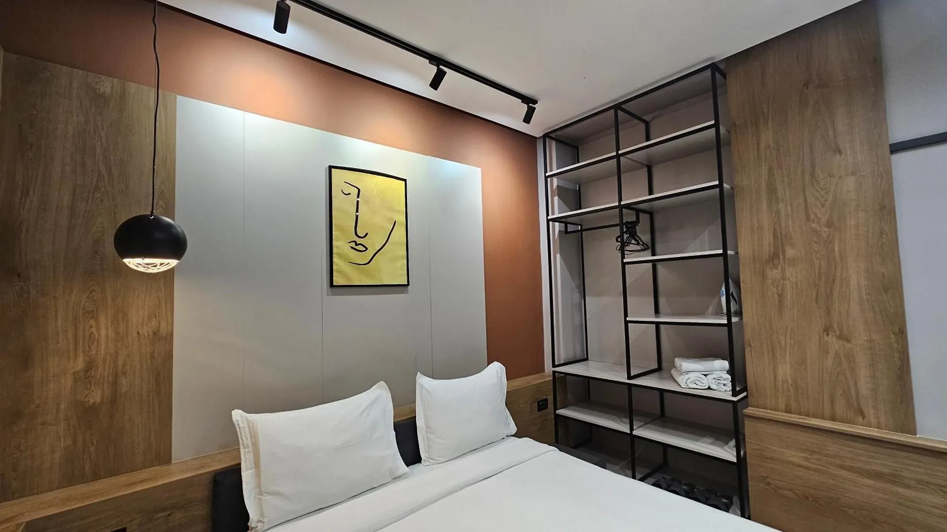 Tam Serviced Studio Apartments Next To Blloku Tirana