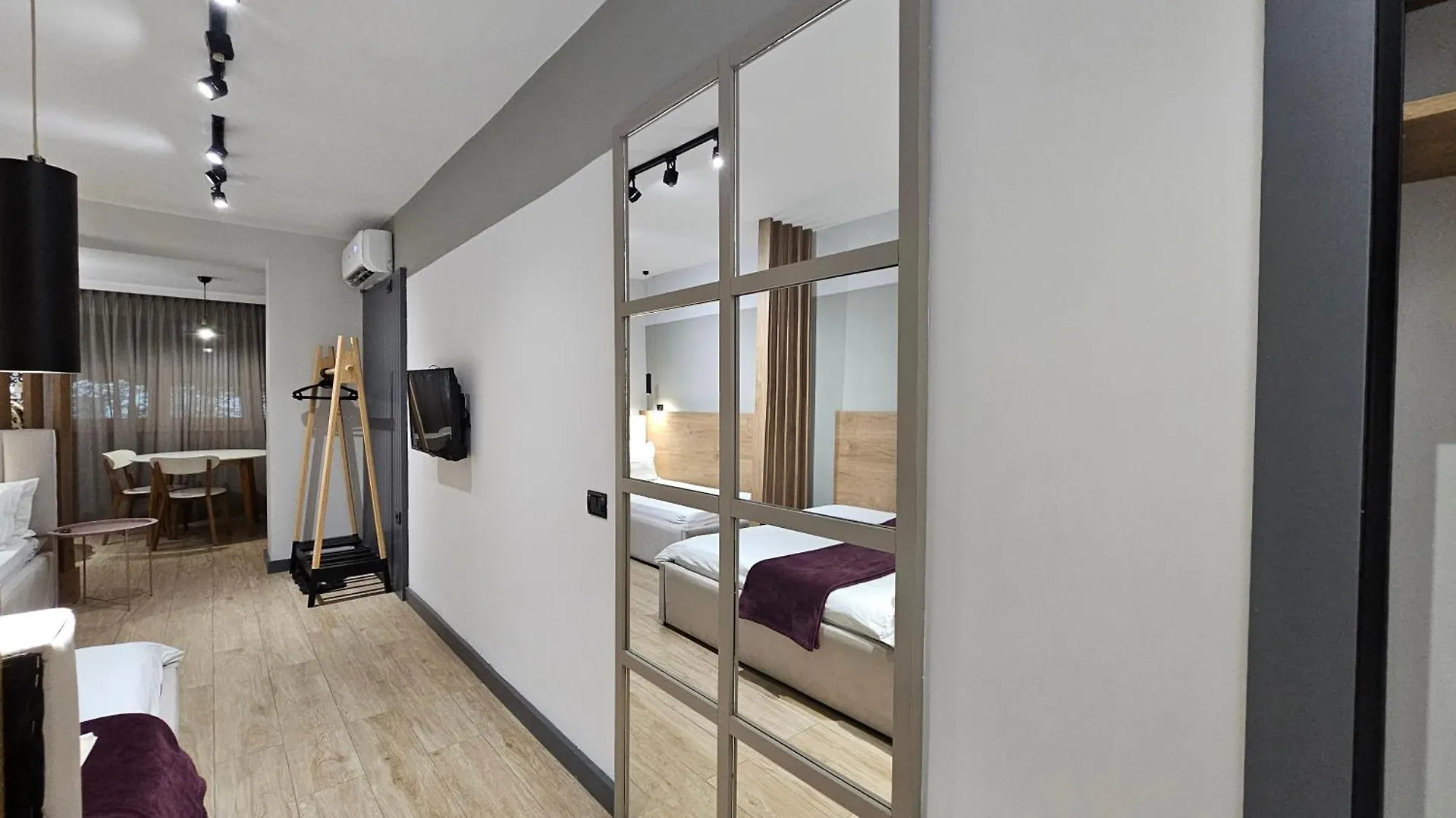Tam Serviced Studio Apartments Next To Blloku Tirana