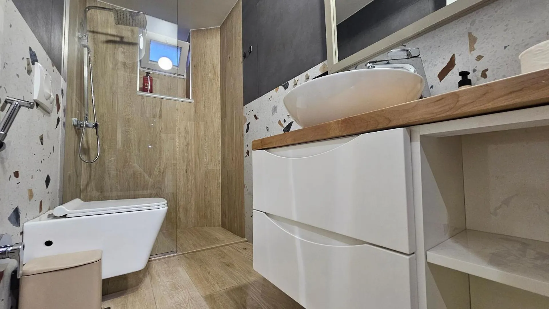 Tam Serviced Studio Apartments Next To Blloku Tirana
