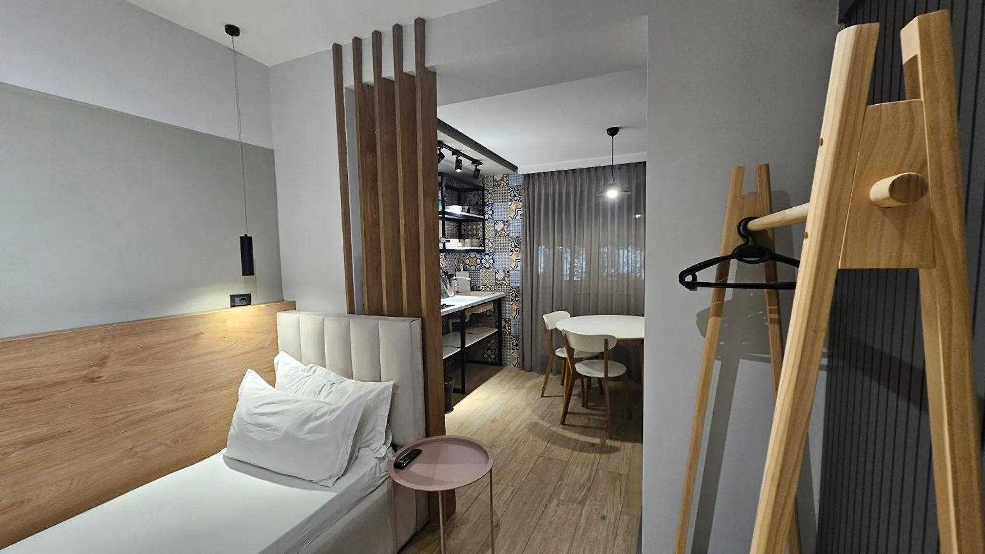 Tam Serviced Studio Apartments Next To Blloku Tirana