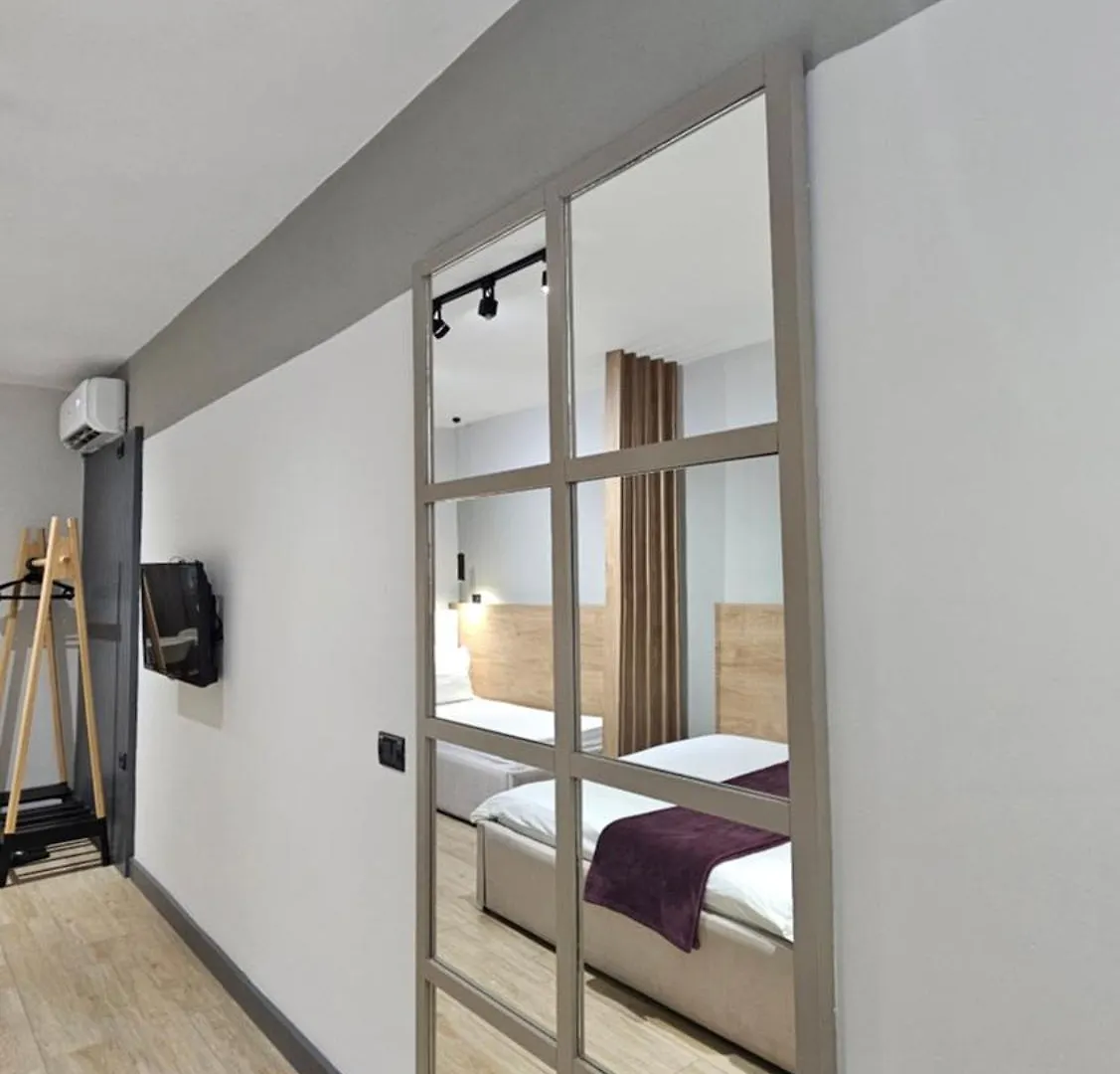 Tam Serviced Studio Apartments Next To Blloku Tirana